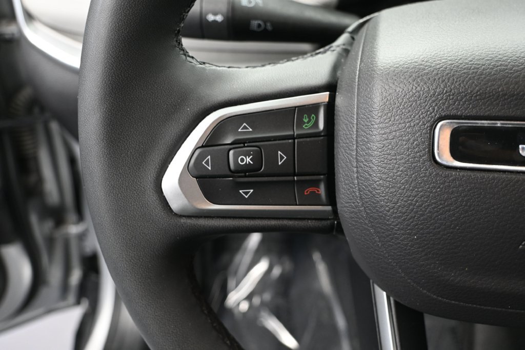 Used 2025 Jeep Compass Limited AWD/4WD image 21