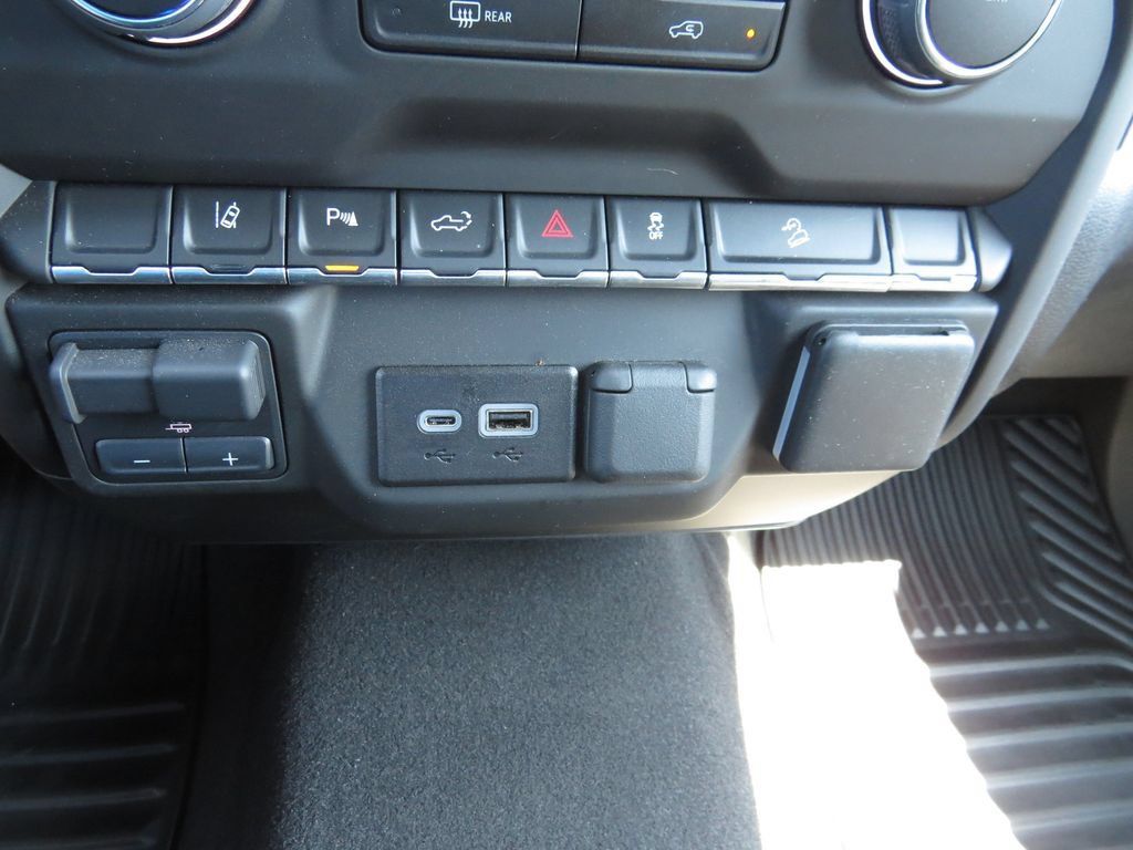 Certified 2025 Chevrolet Silverado 2500 Custom w/ Custom Value Package AWD/4WD image 22