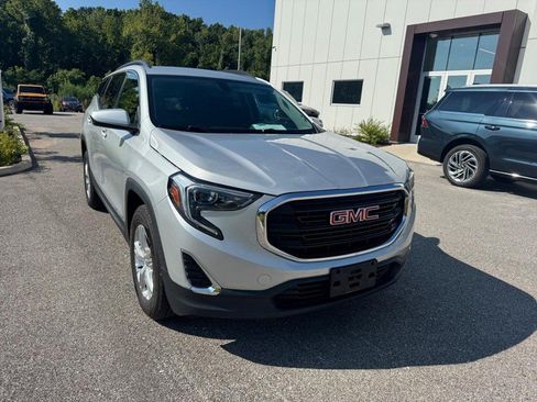 Used 2019 GMC Terrain SLE w/ Driver Convenience Package AWD/4WD image 4