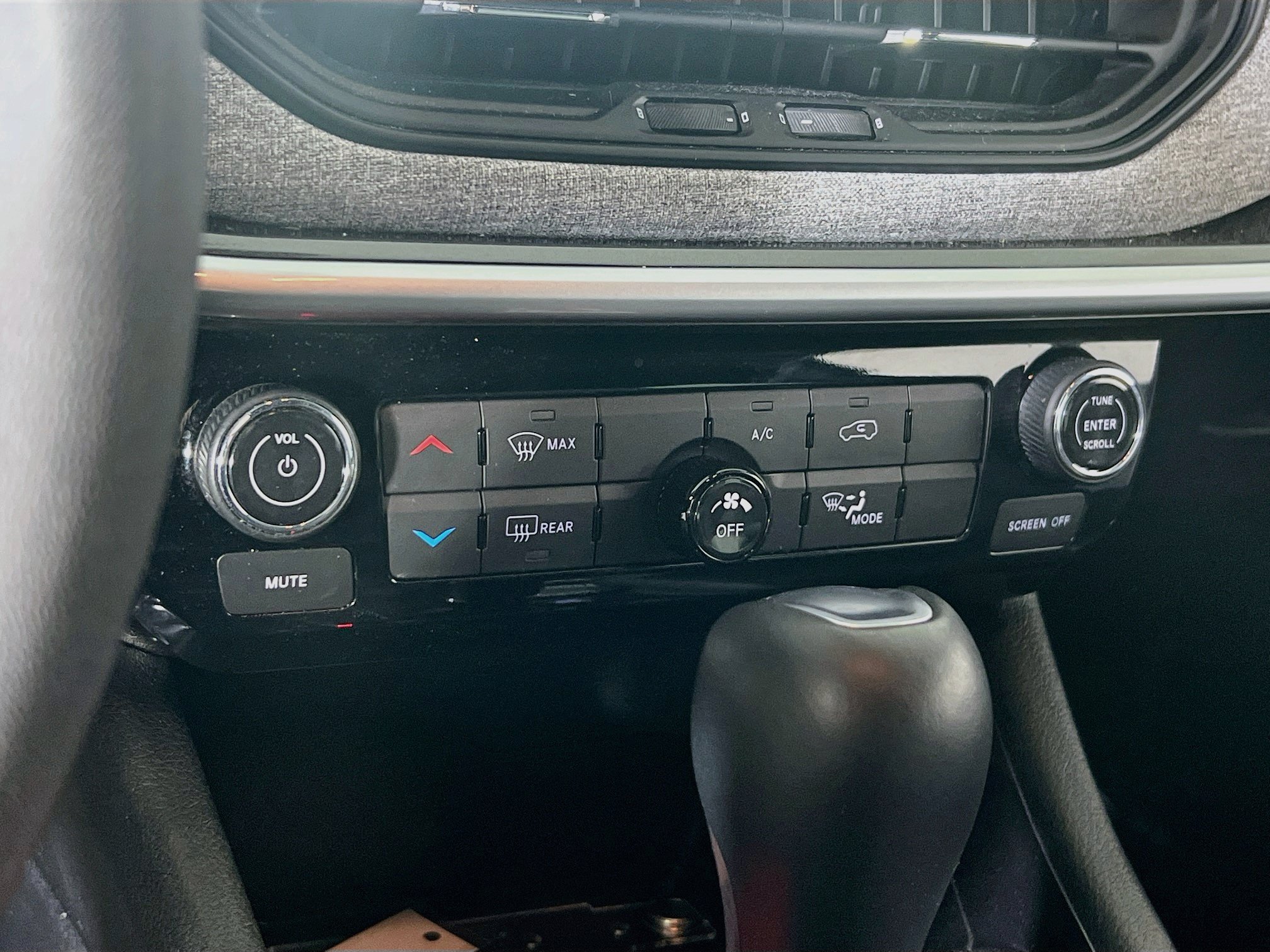 Used 2023 Jeep Compass Latitude AWD/4WD image 15