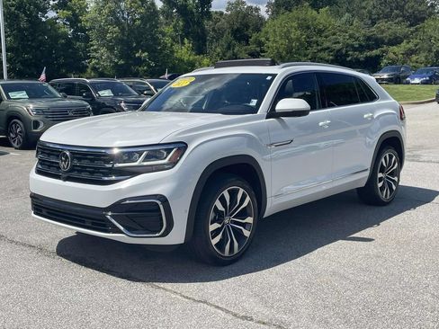 Certified 2022 Volkswagen Atlas Cross Sport SEL Premium R-Line AWD/4WD image 4
