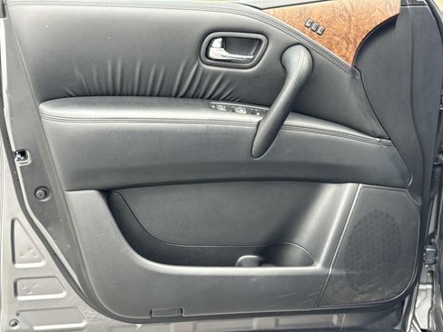 Used 2024 Nissan Armada SL w/ Captain's Chairs Package AWD/4WD image 23