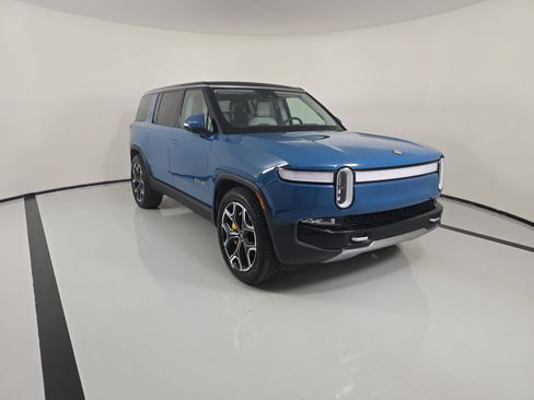 Used 2024 Rivian R1S Adventure Quad AWD/4WD image 7