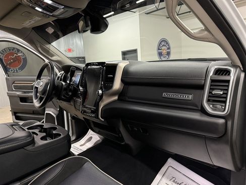 Used 2024 RAM 2500 Laramie AWD/4WD image 38