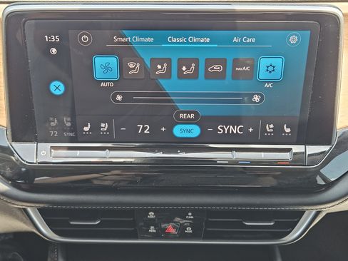 Used 2024 Volkswagen Atlas SE FWD image 18