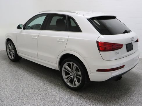Used 2017 Audi Q3 2.0T Premium Plus w/ Premium Plus Package FWD image 9