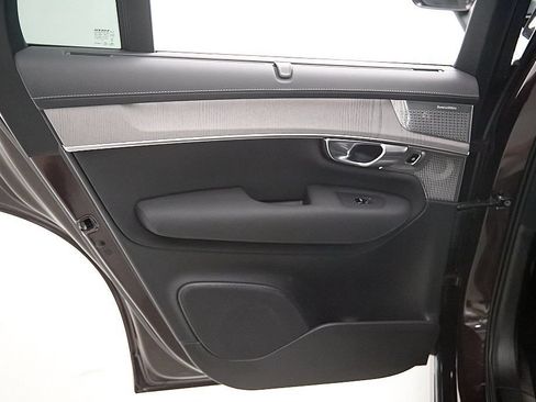 Certified 2025 Volvo XC90 T8 Ultra AWD/4WD image 20