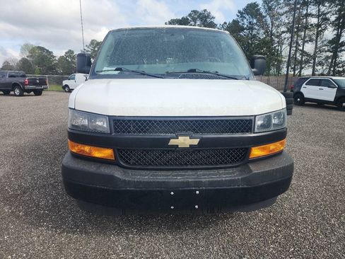 Used 2022 Chevrolet Express 2500 w/ Driver Convenience Package RWD image 2