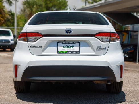 Used 2024 Toyota Corolla LE FWD image 11