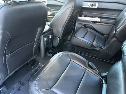 Certified 2022 Ford Explorer XLT w/ Equipment Group 202A image 12