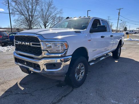 Used 2020 RAM 2500 Tradesman w/ Chrome Appearance Group AWD/4WD image 4