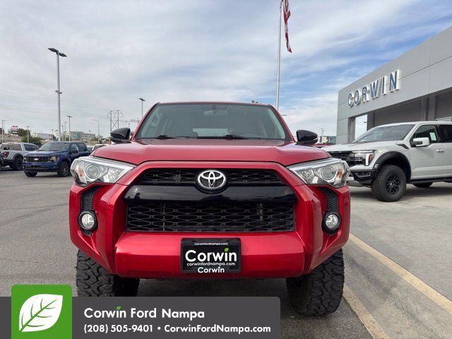 Used 2018 Toyota 4Runner SR5 Premium AWD/4WD image 2