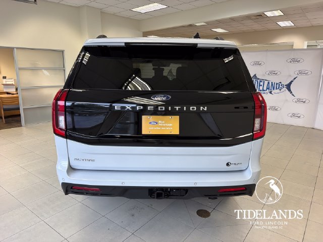 Used 2025 Ford Expedition Active RWD image 7
