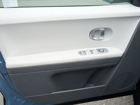 Used 2024 Hyundai Ioniq 5 SE AWD/4WD image 13