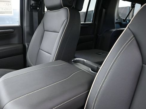 New 2026 Chevrolet Suburban Premier RWD image 14