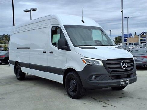 New 2026 Mercedes-Benz Sprinter 2500 image 18
