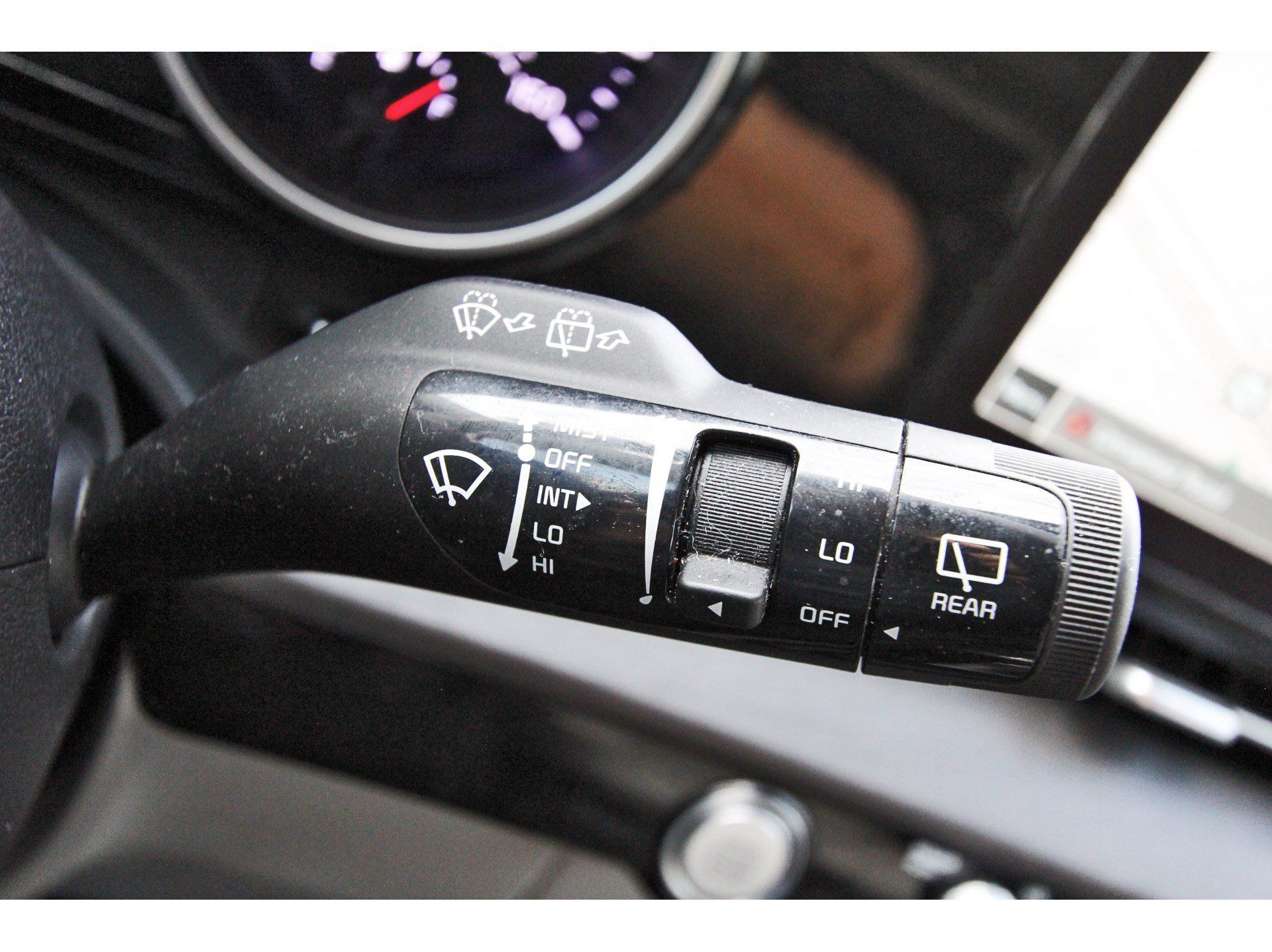 Certified 2022 Kia Carnival SX FWD image 20