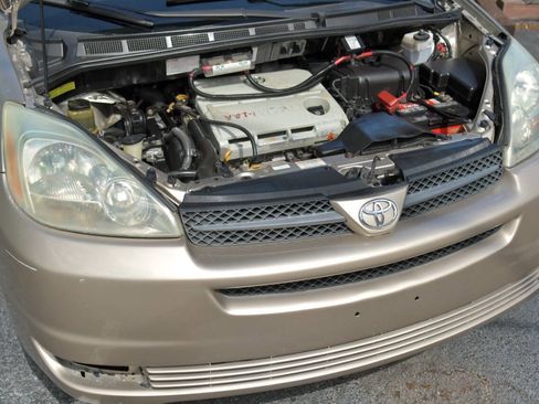 Used 2005 Toyota Sienna LE w/ Assistance Pkg 2 FWD image 24