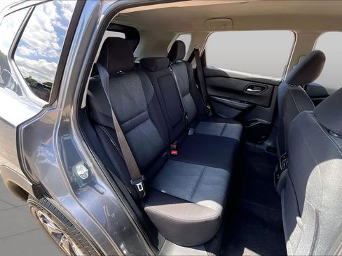 Used 2025 Nissan Rogue SV FWD image 18
