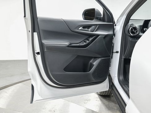 Used 2026 Chevrolet Equinox LT image 12