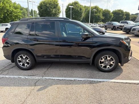 Used 2022 Honda Passport TrailSport image 3