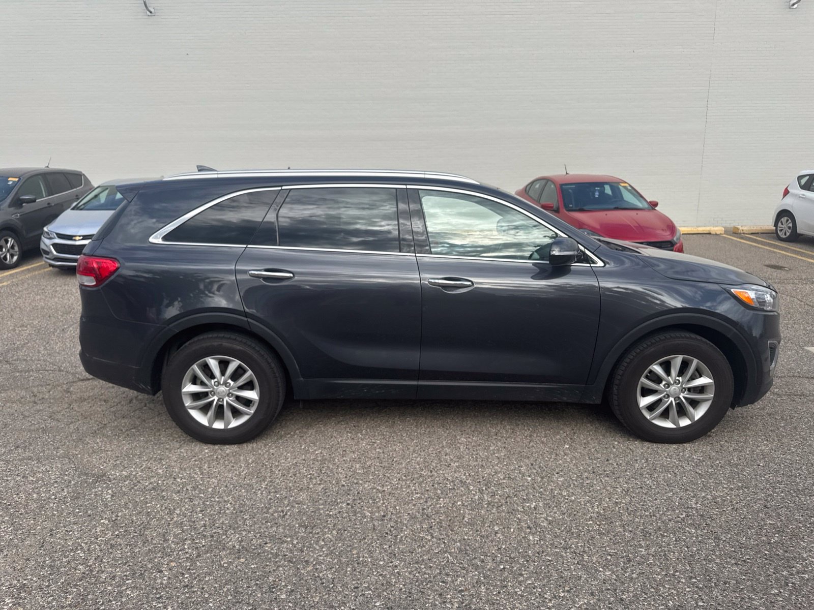 Used 2018 Kia Sorento FWD image 4