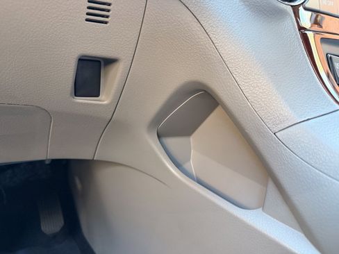 Used 2013 Toyota Highlander Limited image 27