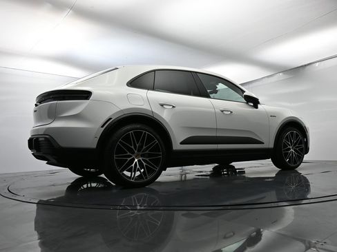 Used 2025 Porsche Macan Electric image 47