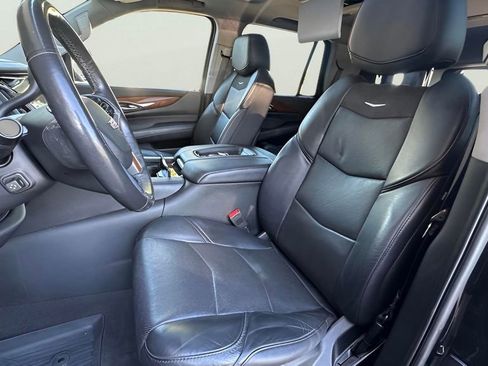 Used 2020 Cadillac Escalade Luxury image 47