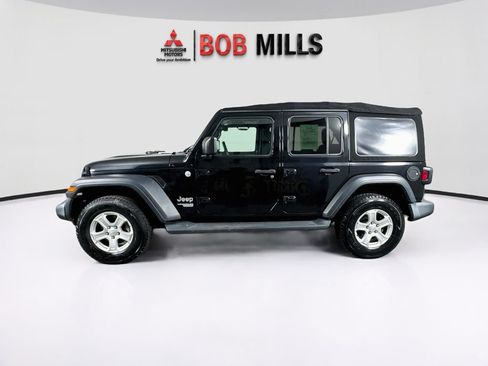 Used 2018 Jeep Wrangler Unlimited Sport S AWD/4WD image 4