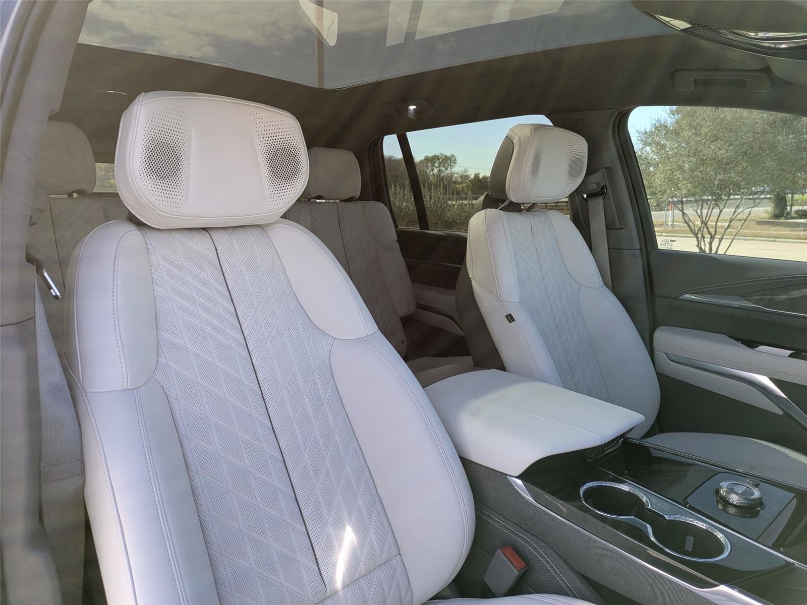 New 2026 Cadillac Escalade IQ Sport 1 w/ LPO, Floor Liner Package AWD/4WD image 29