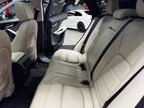 Used 2017 Jaguar F-PACE Prestige image 42