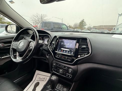 Used 2021 Jeep Cherokee Limited image 12