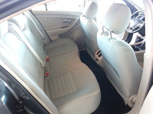 Used 2018 Ford Taurus SE image 16