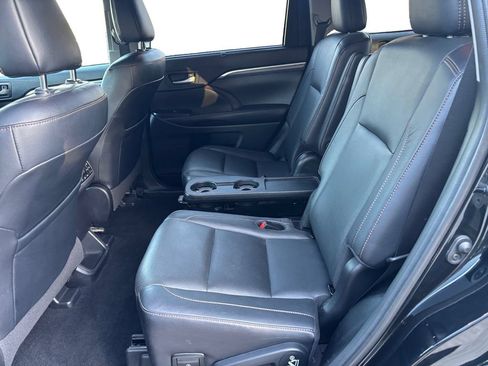 Used 2019 Toyota Highlander Limited Platinum AWD/4WD image 13
