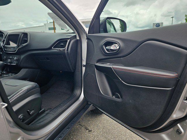 Used 2022 Jeep Cherokee Trailhawk w/ Premium Leather Package AWD/4WD image 18
