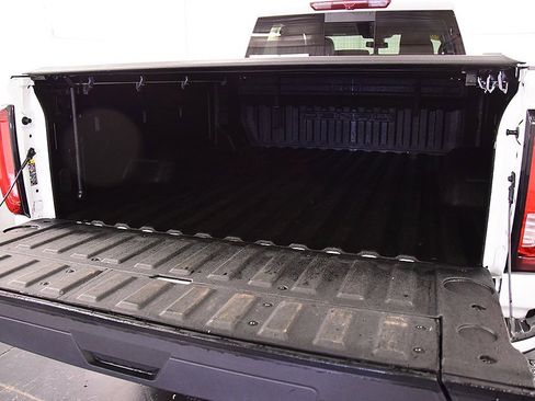 Used 2023 GMC Sierra 2500 Denali image 8