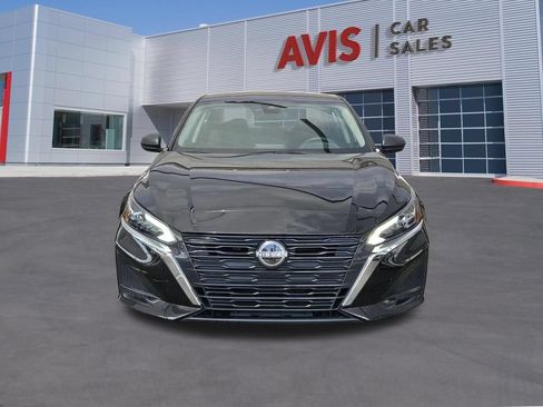 Used 2025 Nissan Altima 2.5 SV AWD/4WD image 2