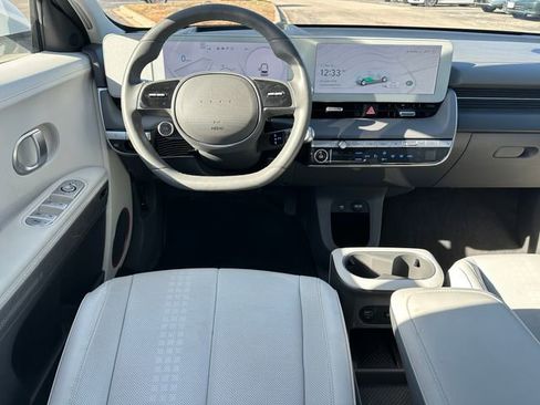 Used 2024 Hyundai Ioniq 5 Limited image 18