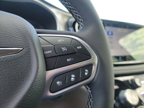 New 2023 Chrysler Pacifica Touring-L image 45