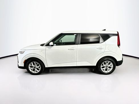Used 2022 Kia Soul LX w/ Technology Package FWD image 4