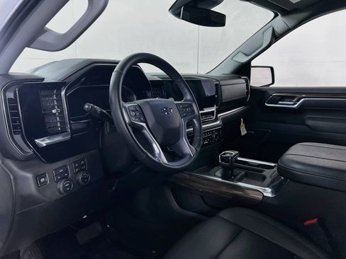 Used 2025 Chevrolet Silverado 1500 RST w/ Redline Edition AWD/4WD image 9