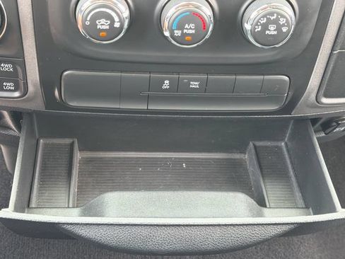 Used 2017 RAM 1500 ST w/ SXT Appearance Group AWD/4WD image 18