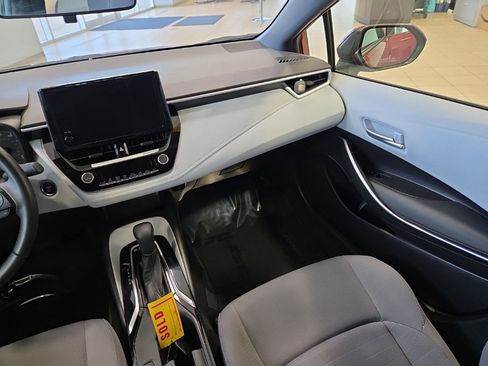 Used 2024 Toyota Corolla SE image 18