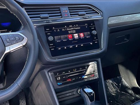 Used 2022 Volkswagen Tiguan SE image 7