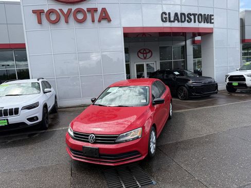 Used 2015 Volkswagen Jetta SE FWD image 1