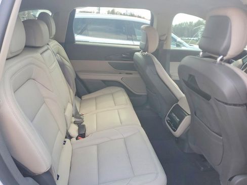 Used 2024 Lincoln Nautilus Premier w/ Equipment Group 102A image 9