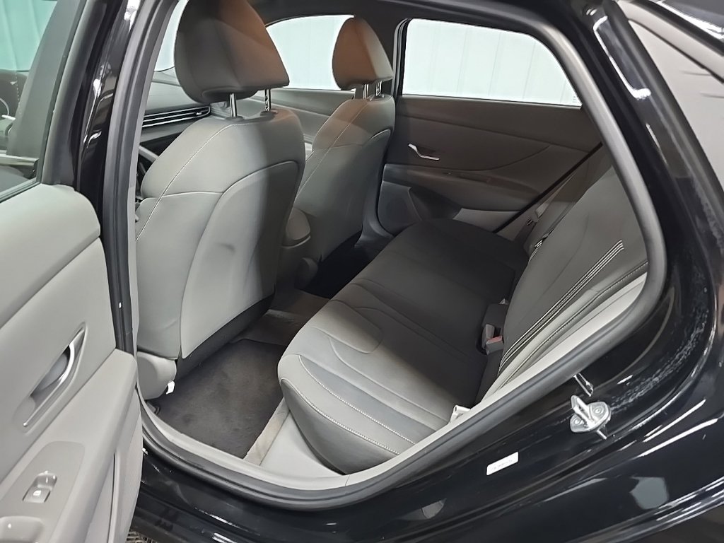 Used 2023 Hyundai Elantra SEL w/ Convenience Package FWD image 31