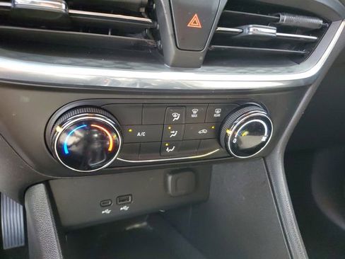 Used 2025 Buick Encore GX Preferred image 21