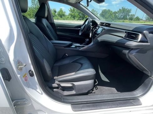 Used 2018 Toyota Camry SE FWD image 14
